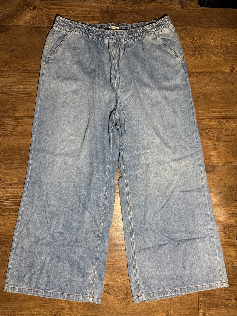 Good American Wide Leg Pull-On Jeans Light Wash Denim - Size 6